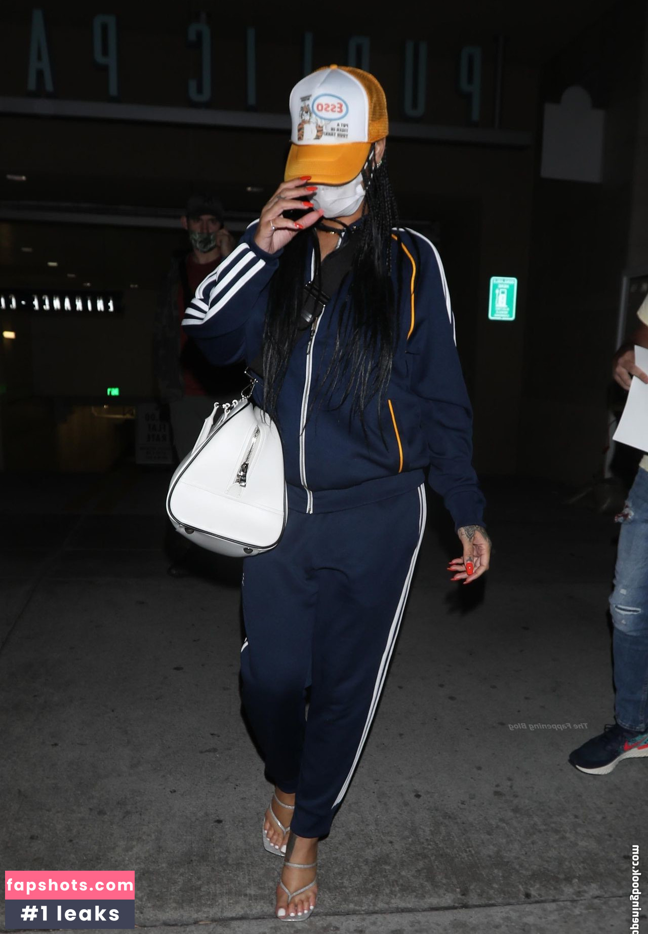 Rihanna gallery photo #2395
