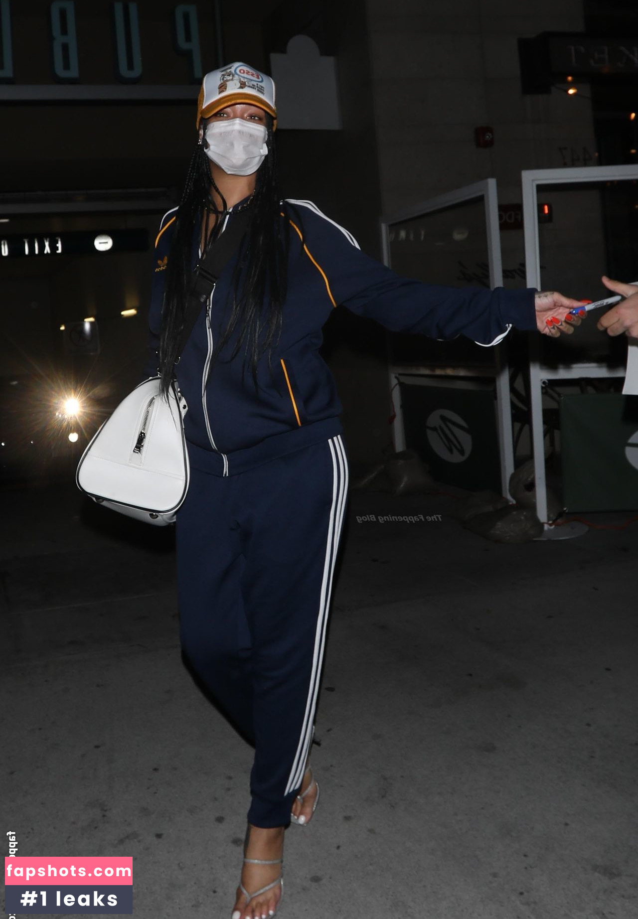 Rihanna gallery photo #2397