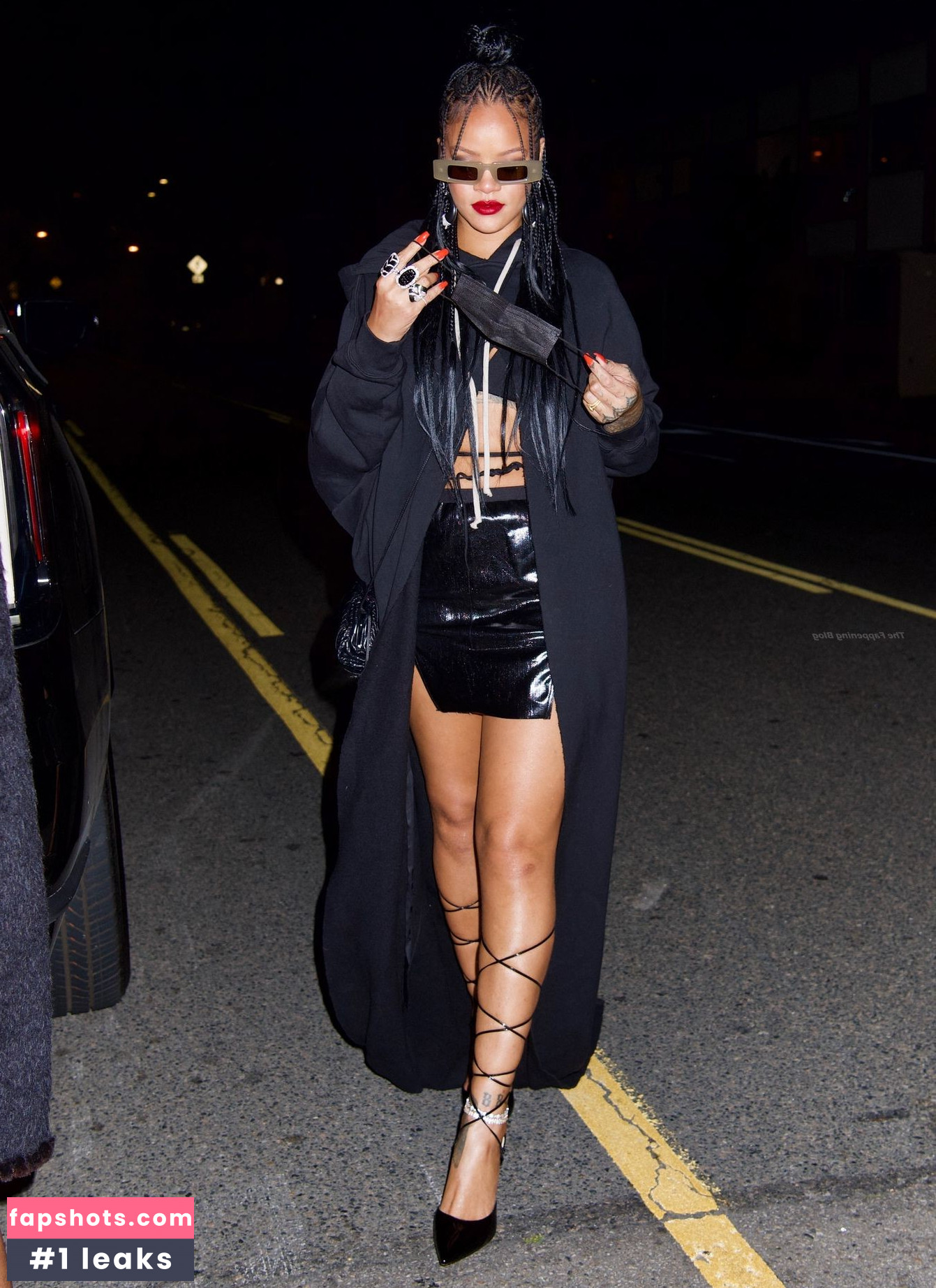 Rihanna gallery photo #2441