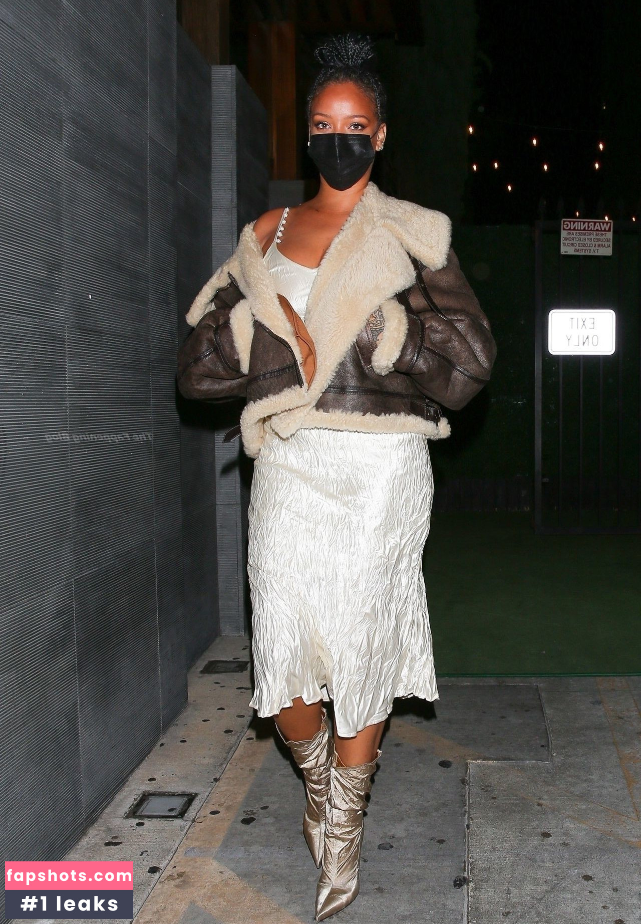 Rihanna gallery photo #2447