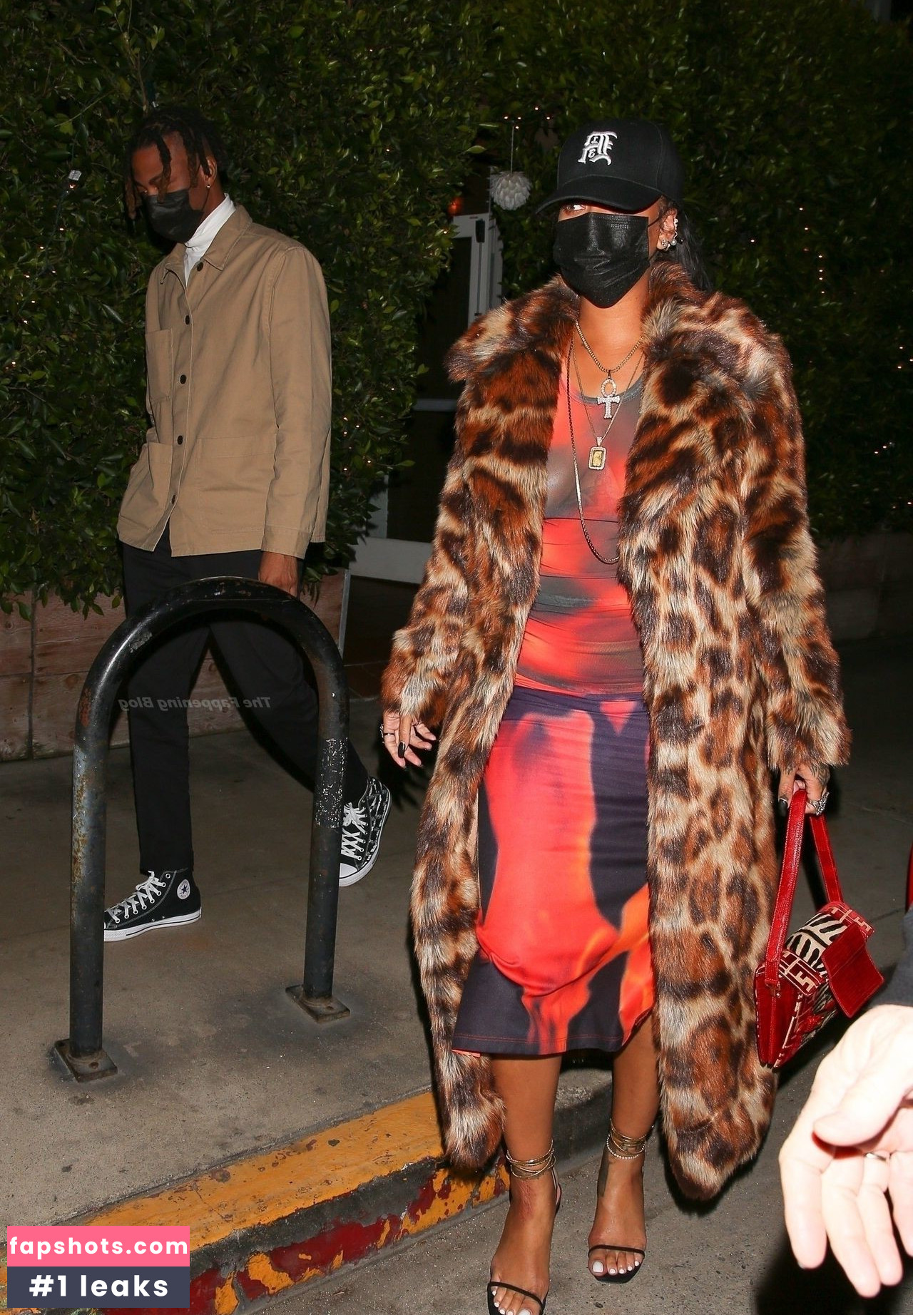 Rihanna gallery photo #2450