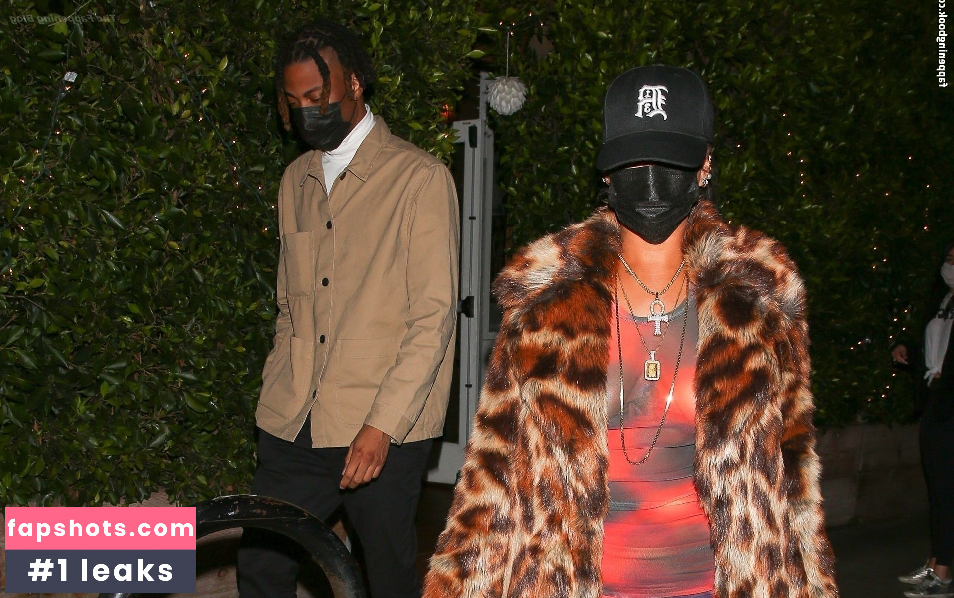 Rihanna gallery photo #2451