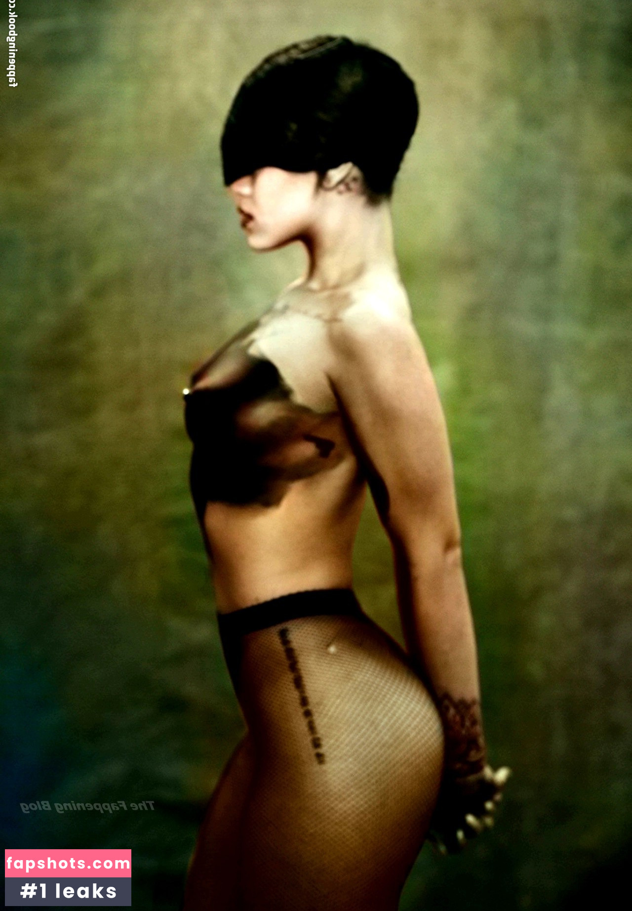 Rihanna gallery photo #2469