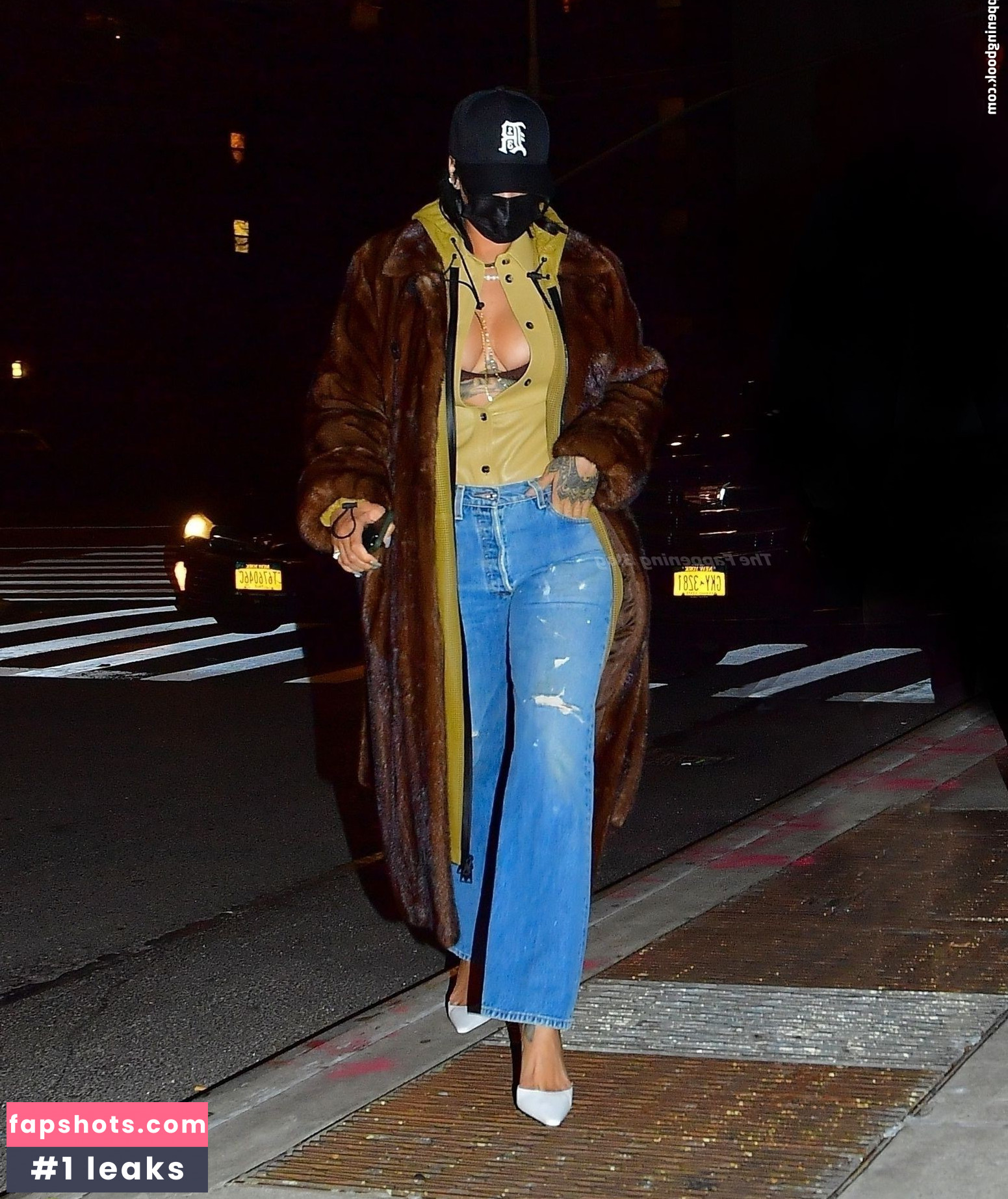 Rihanna gallery photo #2477