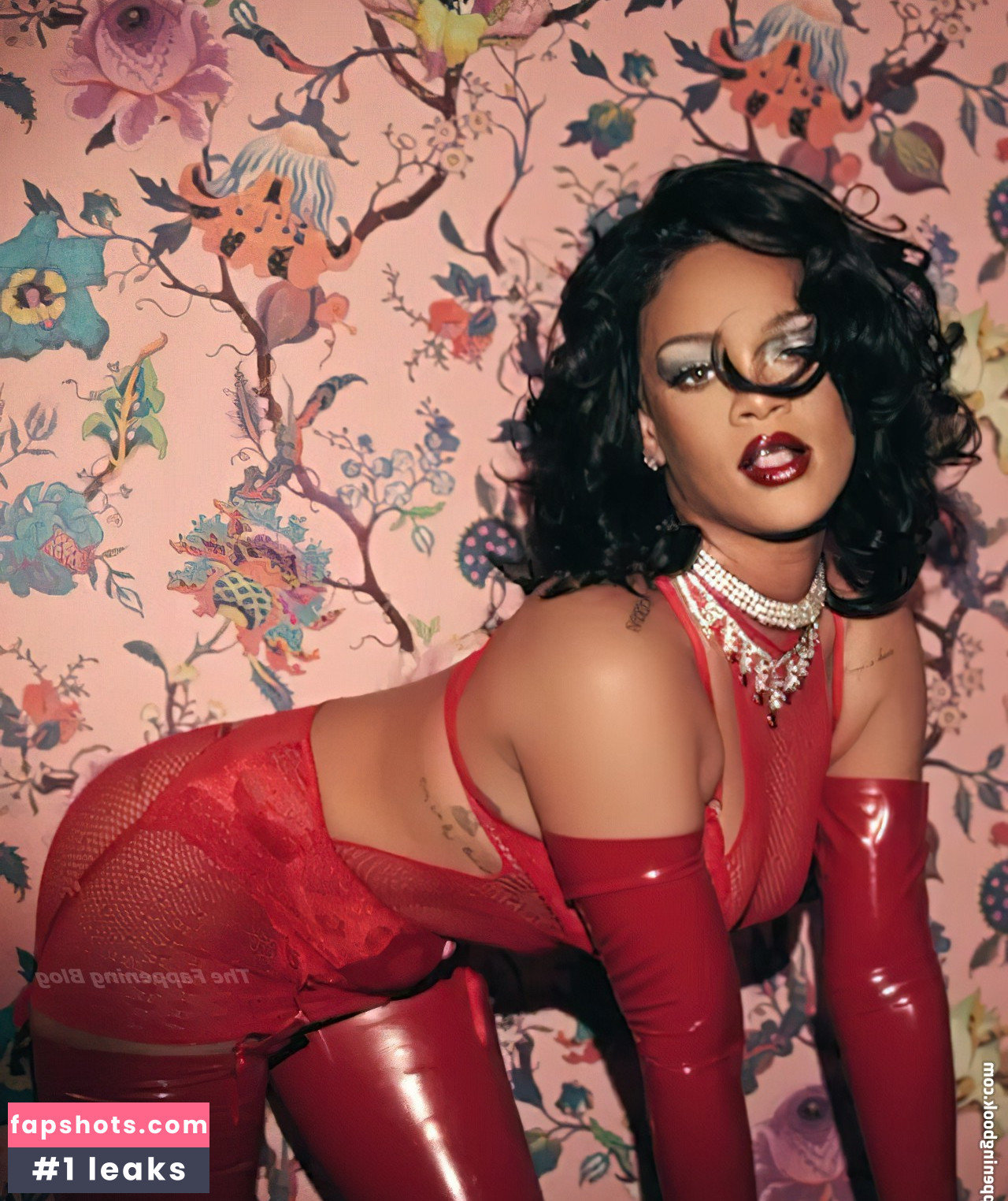 Rihanna gallery photo #2483