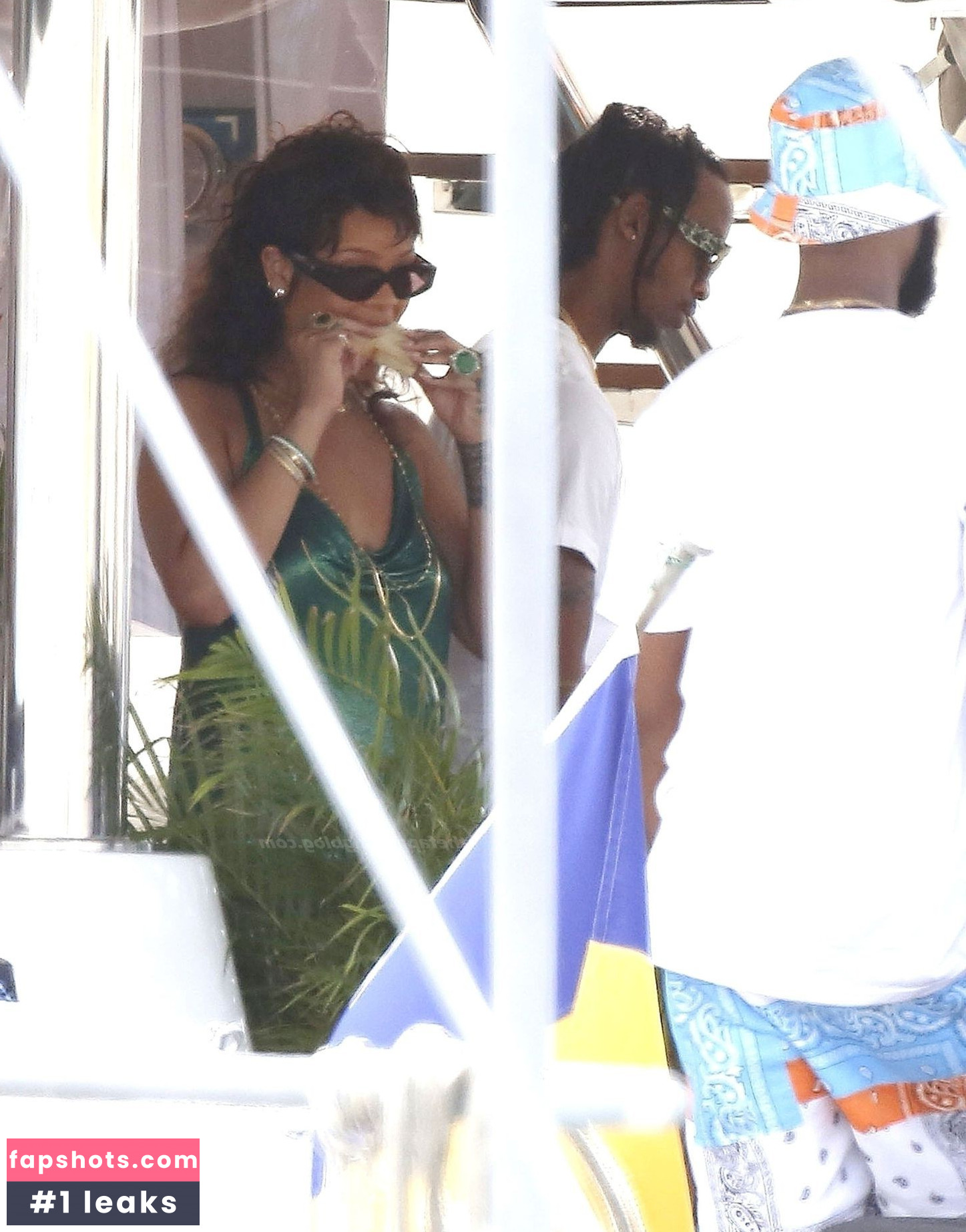 Rihanna gallery photo #2490