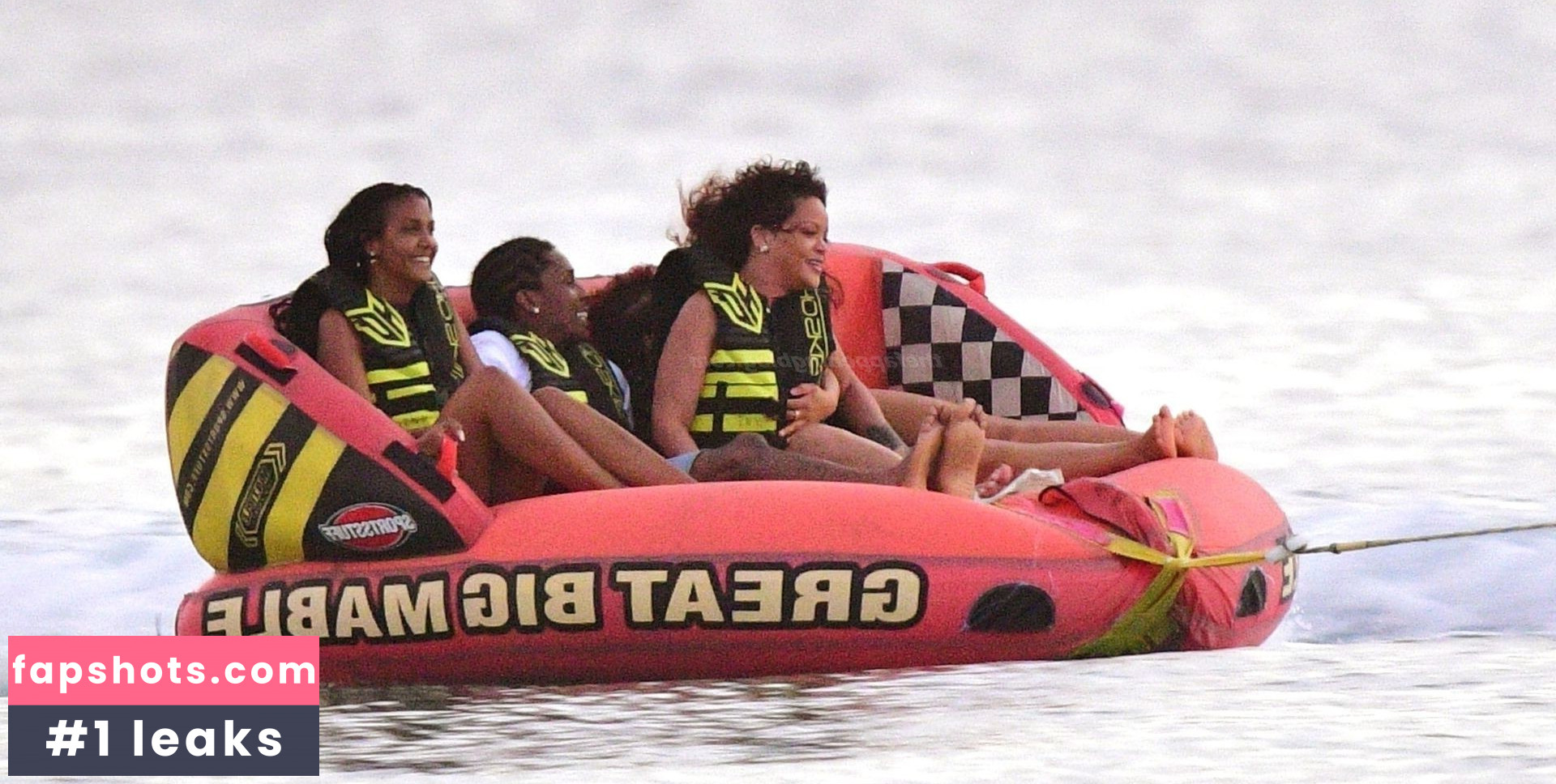 Rihanna gallery photo #2493