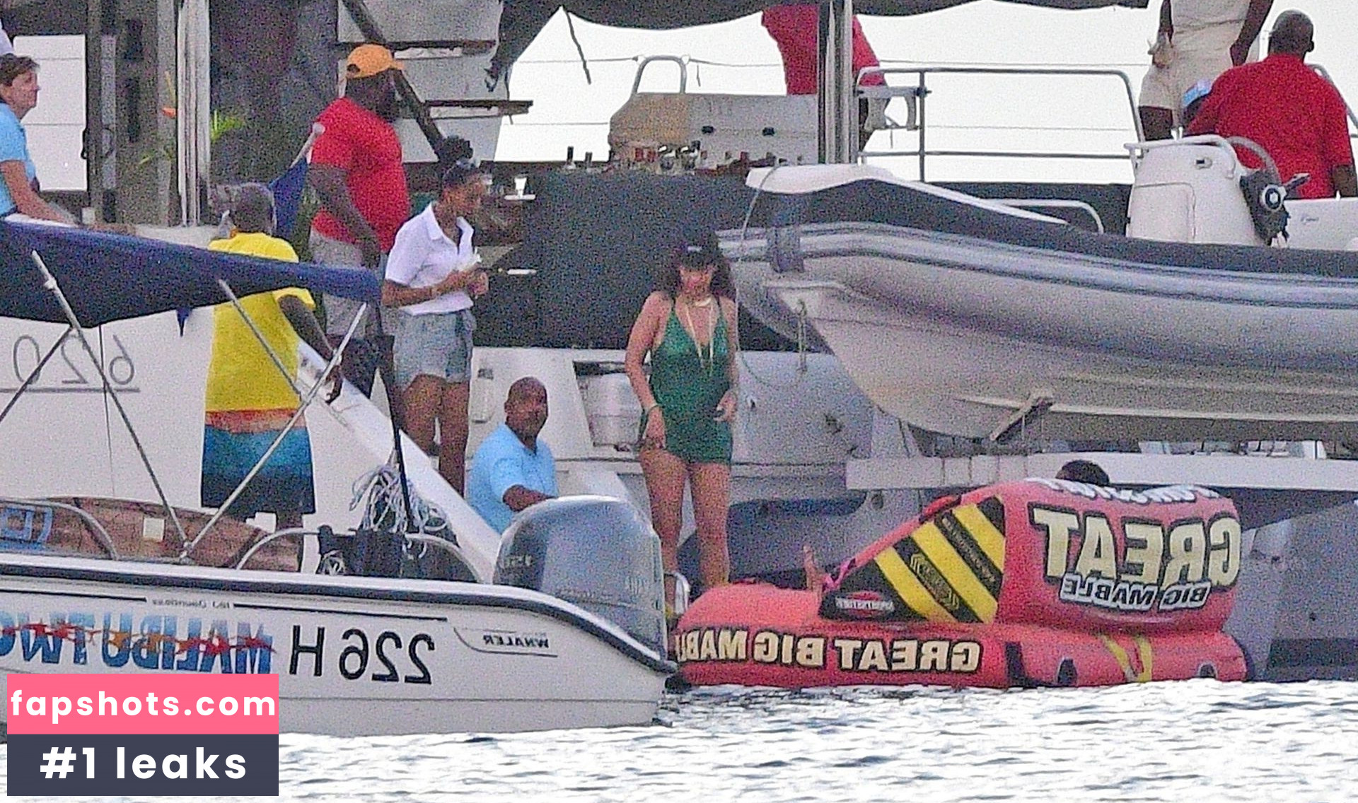 Rihanna gallery photo #2494