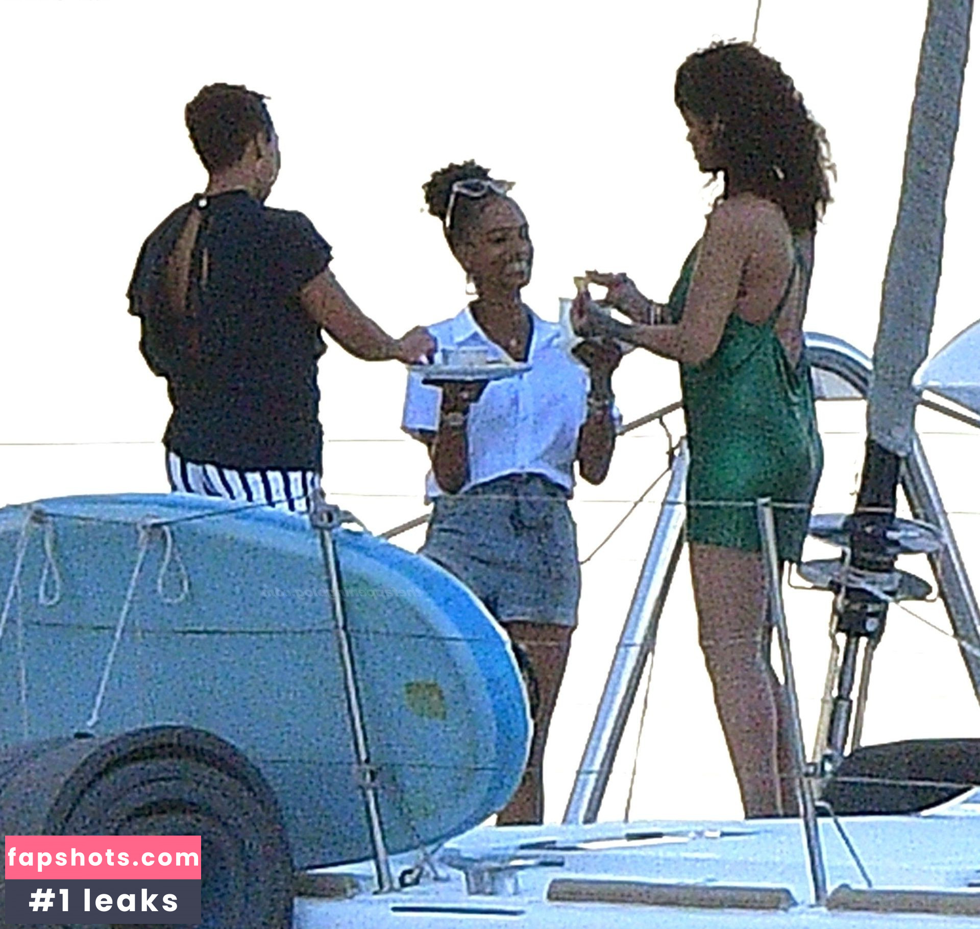 Rihanna gallery photo #2496