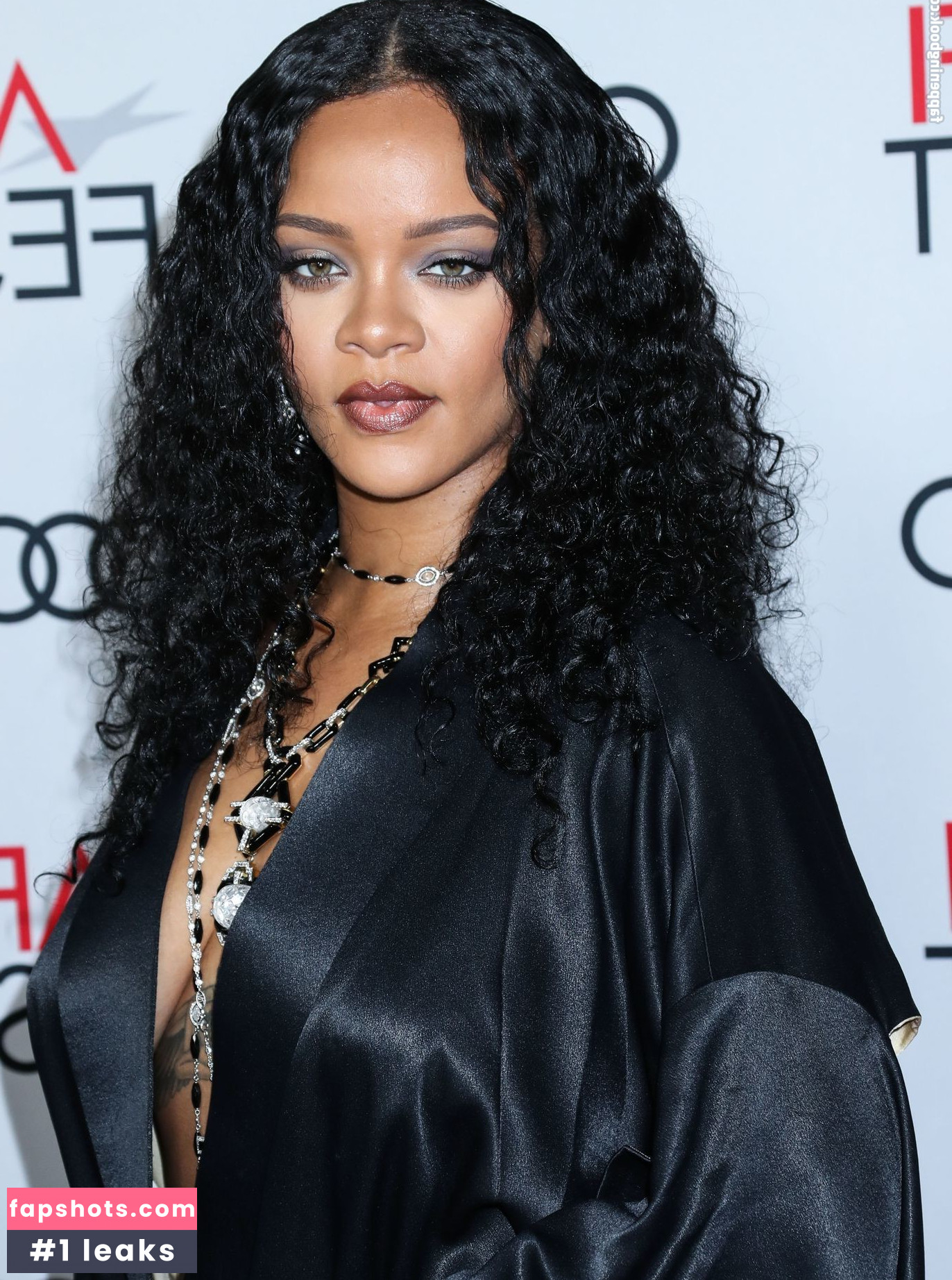 Rihanna gallery photo #2523