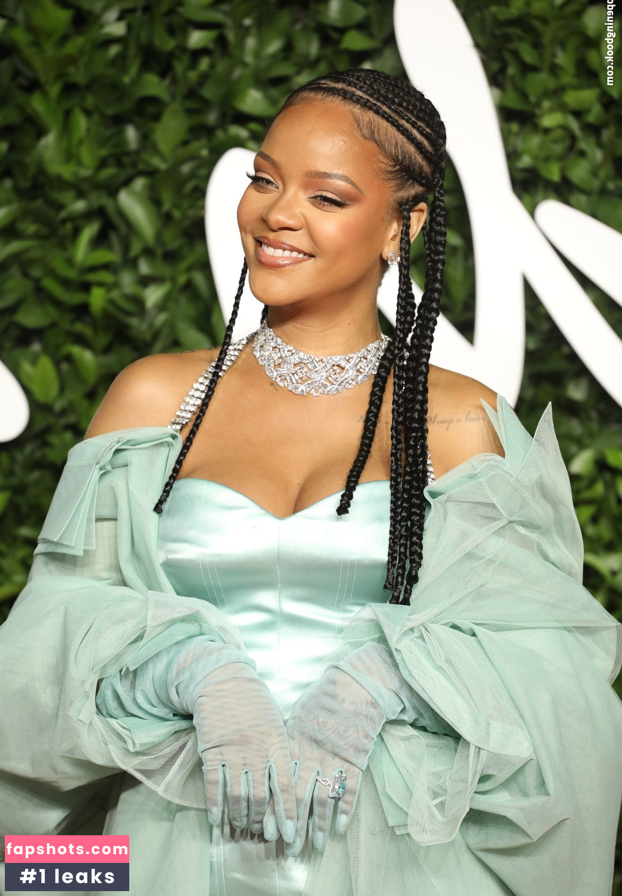 Rihanna gallery photo #2547