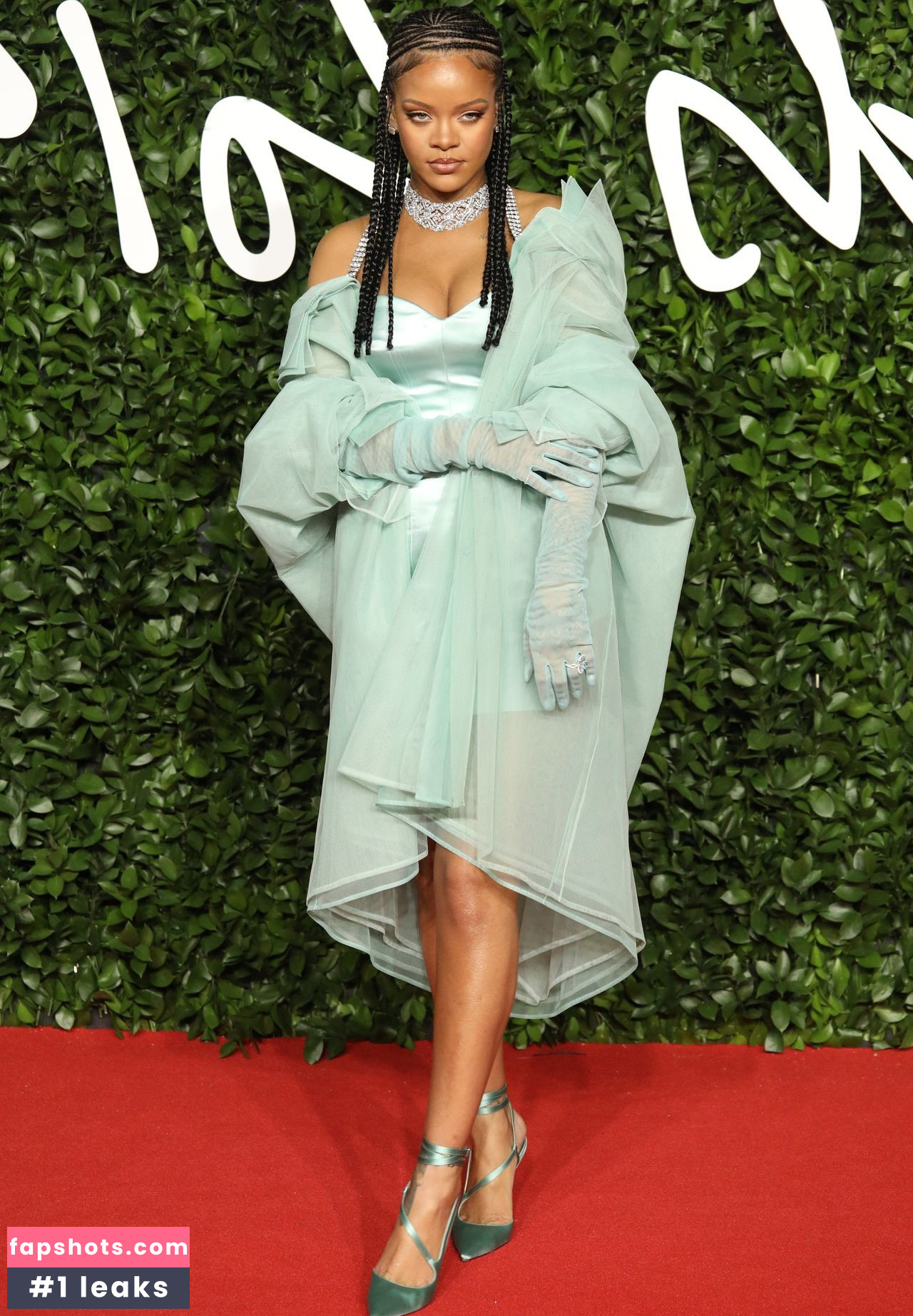 Rihanna gallery photo #2549