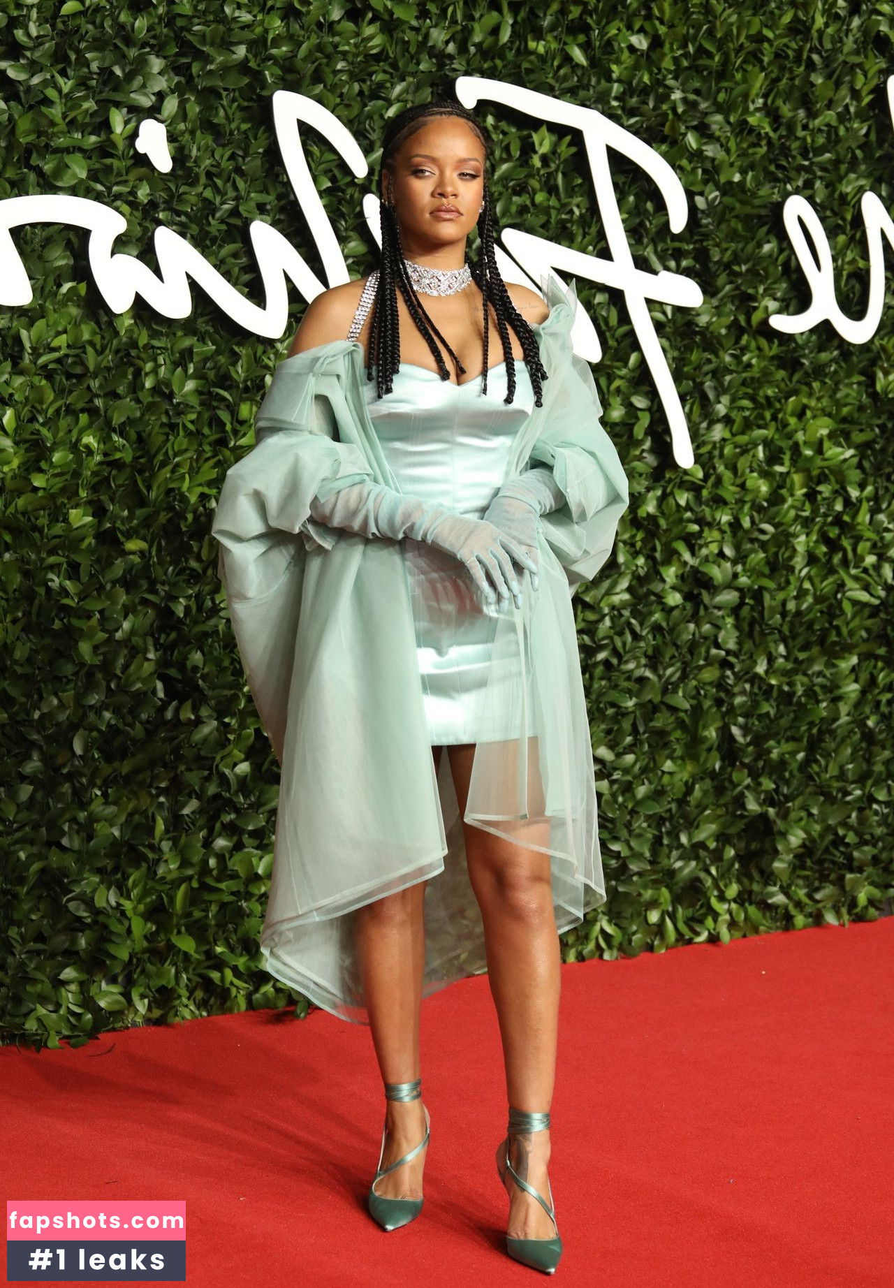 Rihanna gallery photo #2553