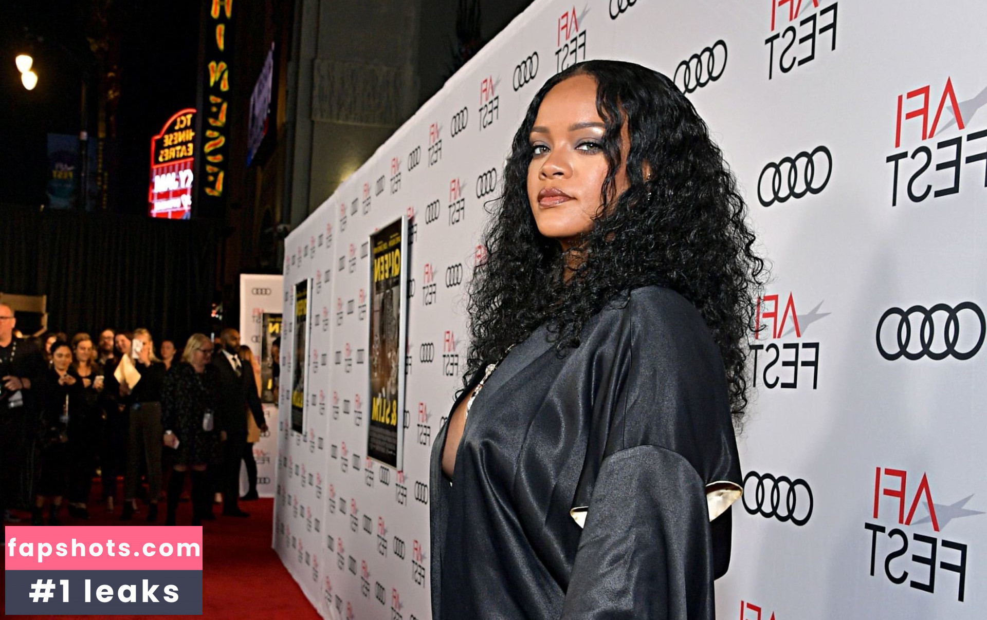 Rihanna gallery photo #2573