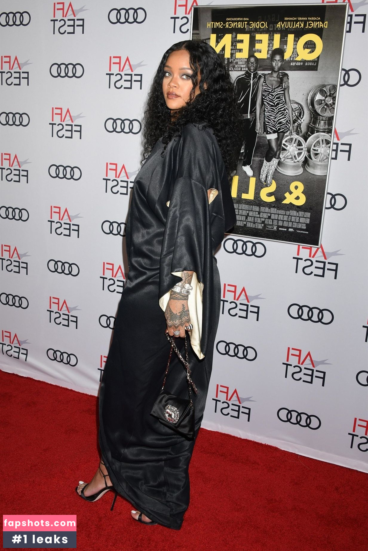 Rihanna gallery photo #2578