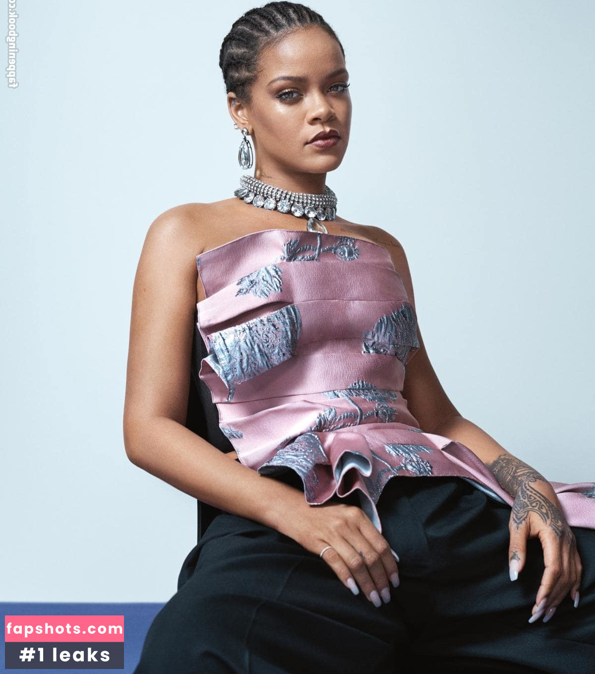 Rihanna gallery photo #2658