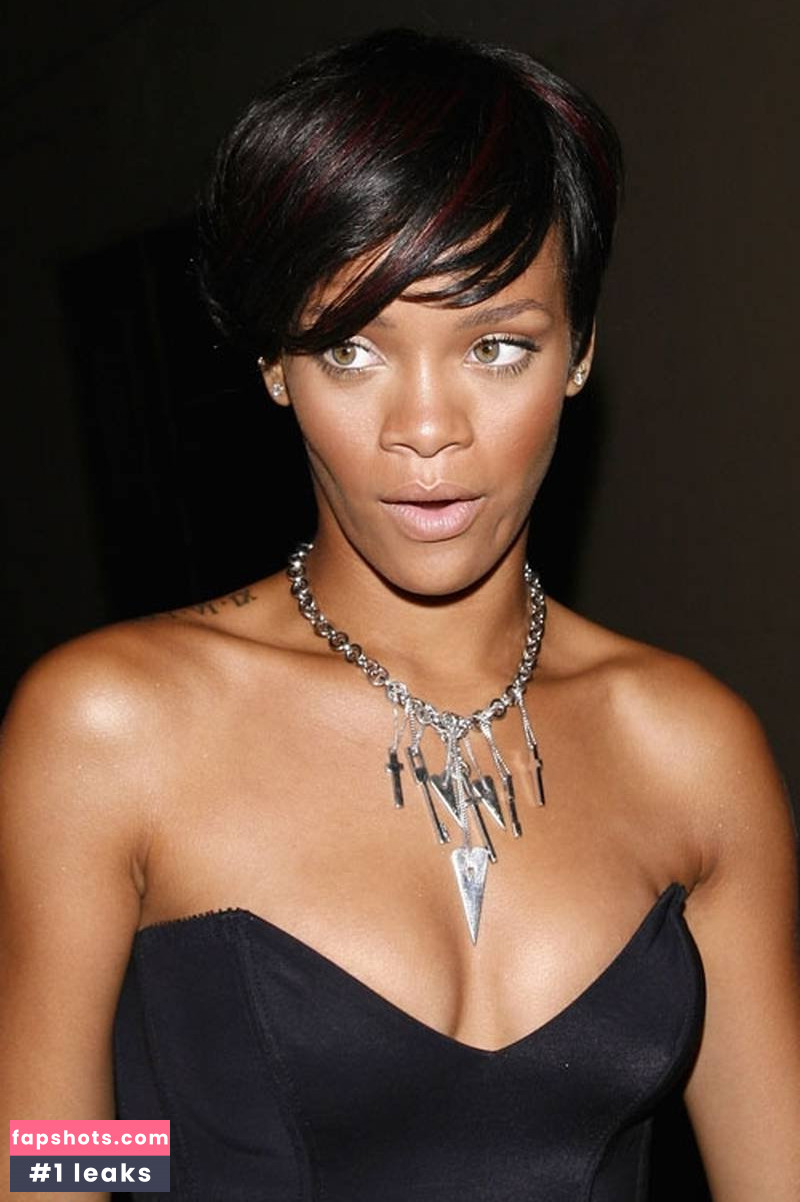 Rihanna gallery photo #2699