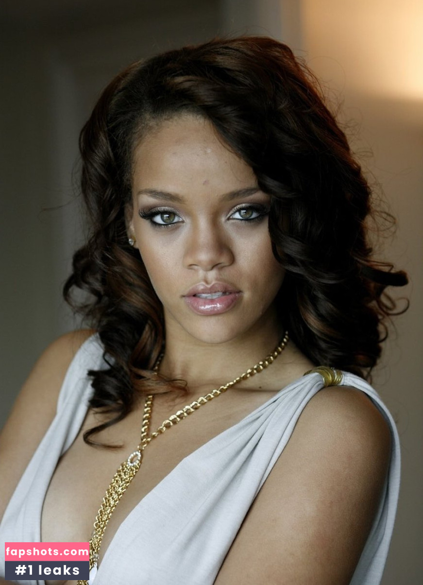 Rihanna gallery photo #2715