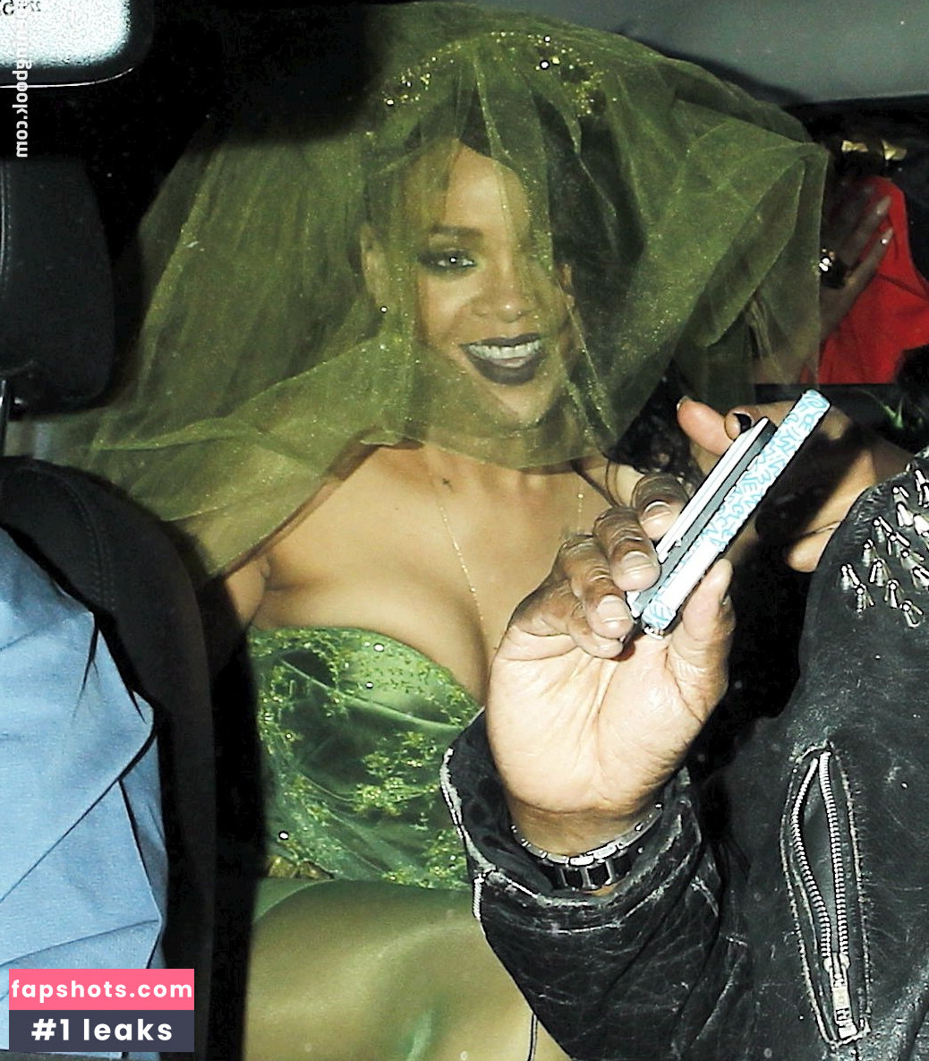 Rihanna gallery photo #2774