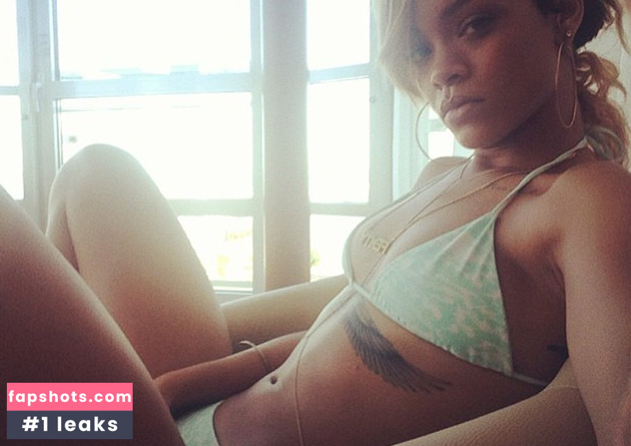 Rihanna gallery photo #2821