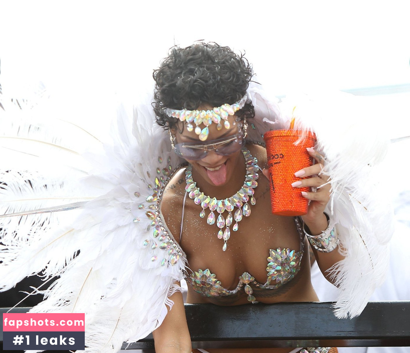 Rihanna gallery photo #2849