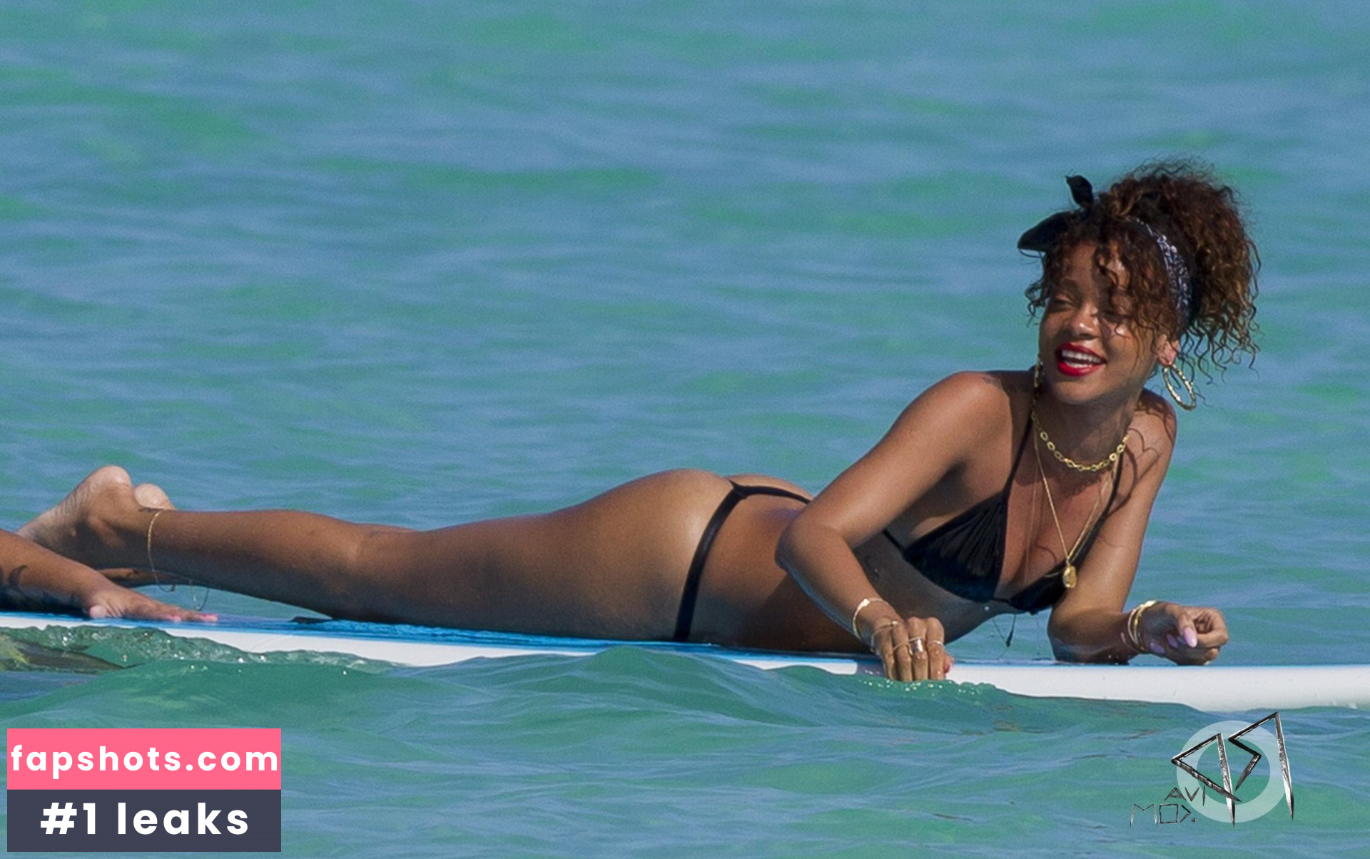 Rihanna gallery photo #2881