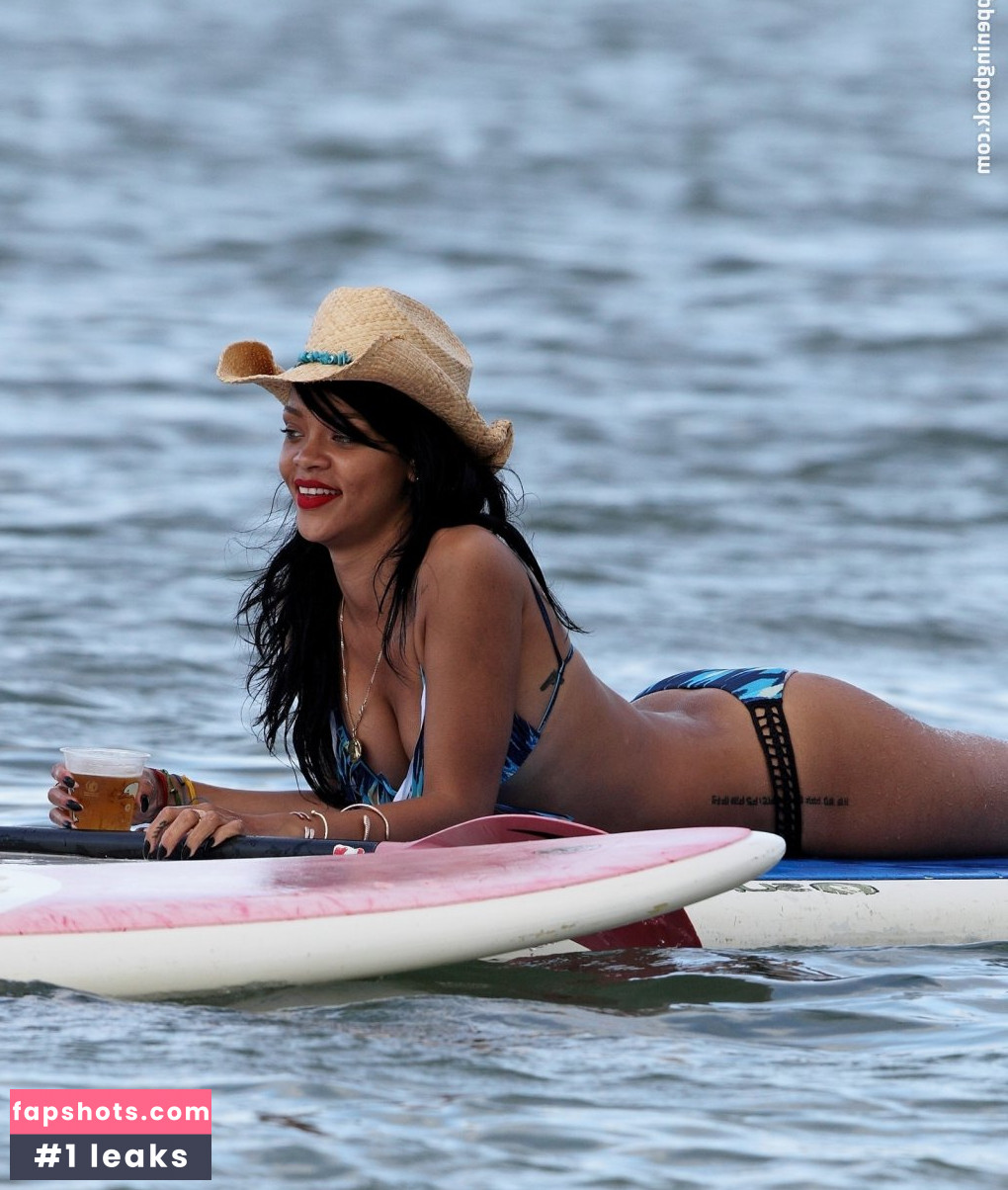 Rihanna gallery photo #2887