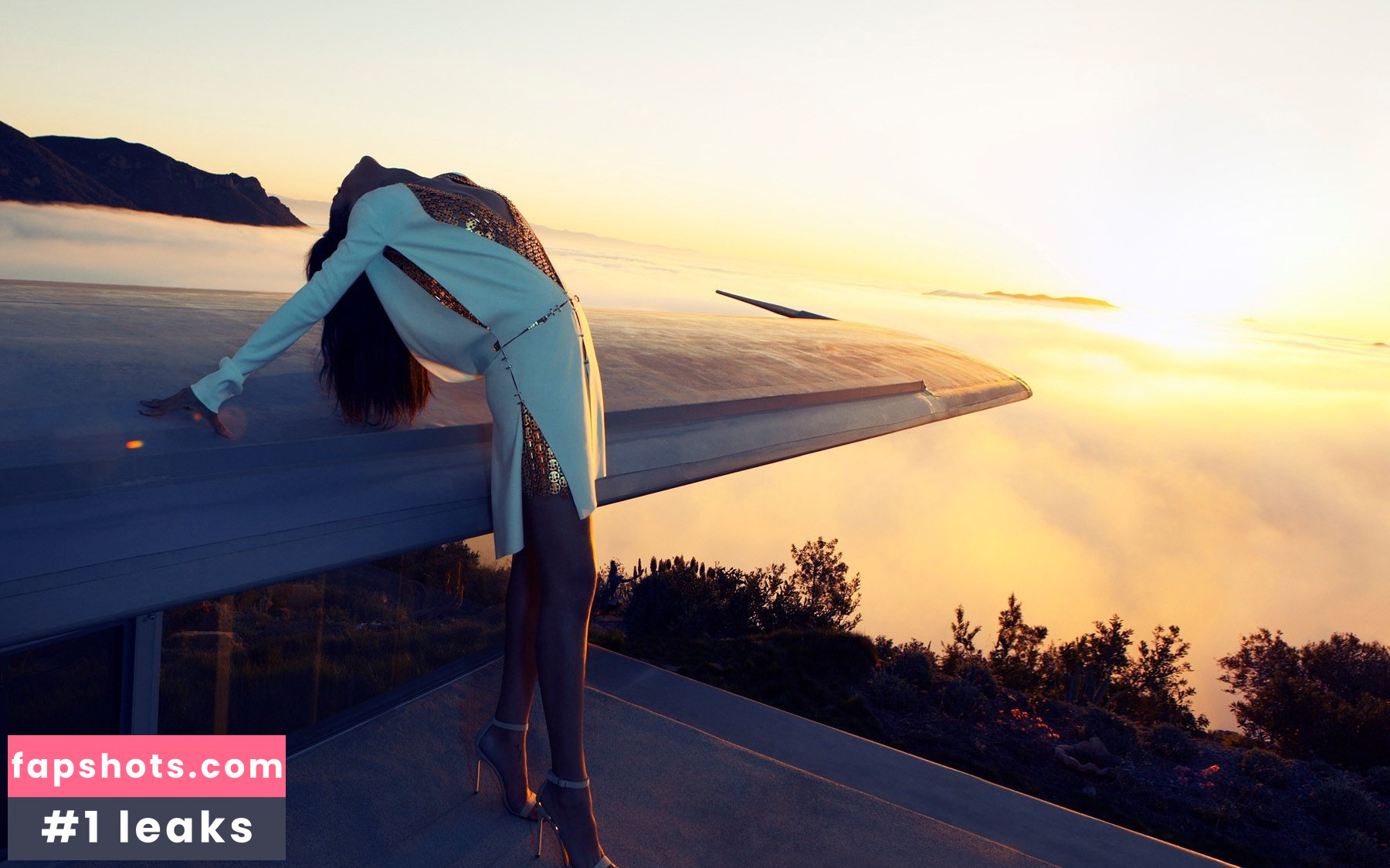 Rihanna gallery photo #2974