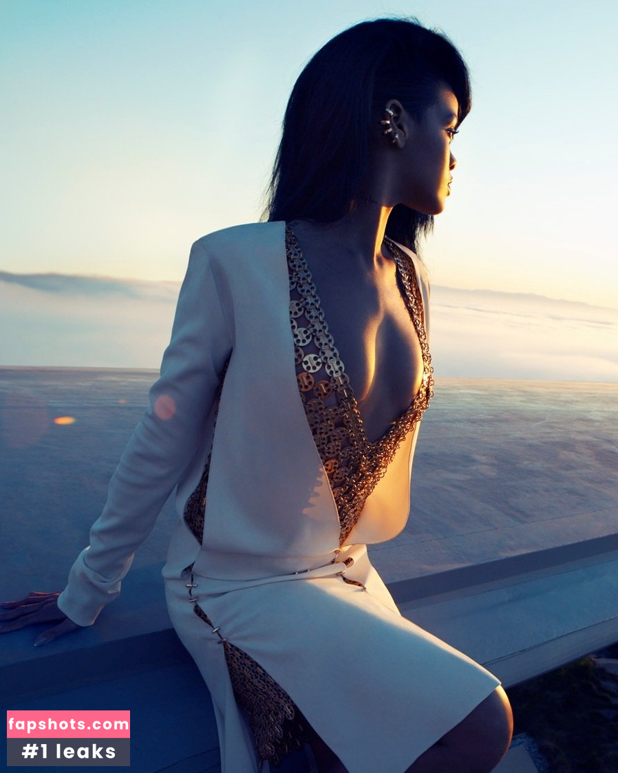Rihanna gallery photo #2975