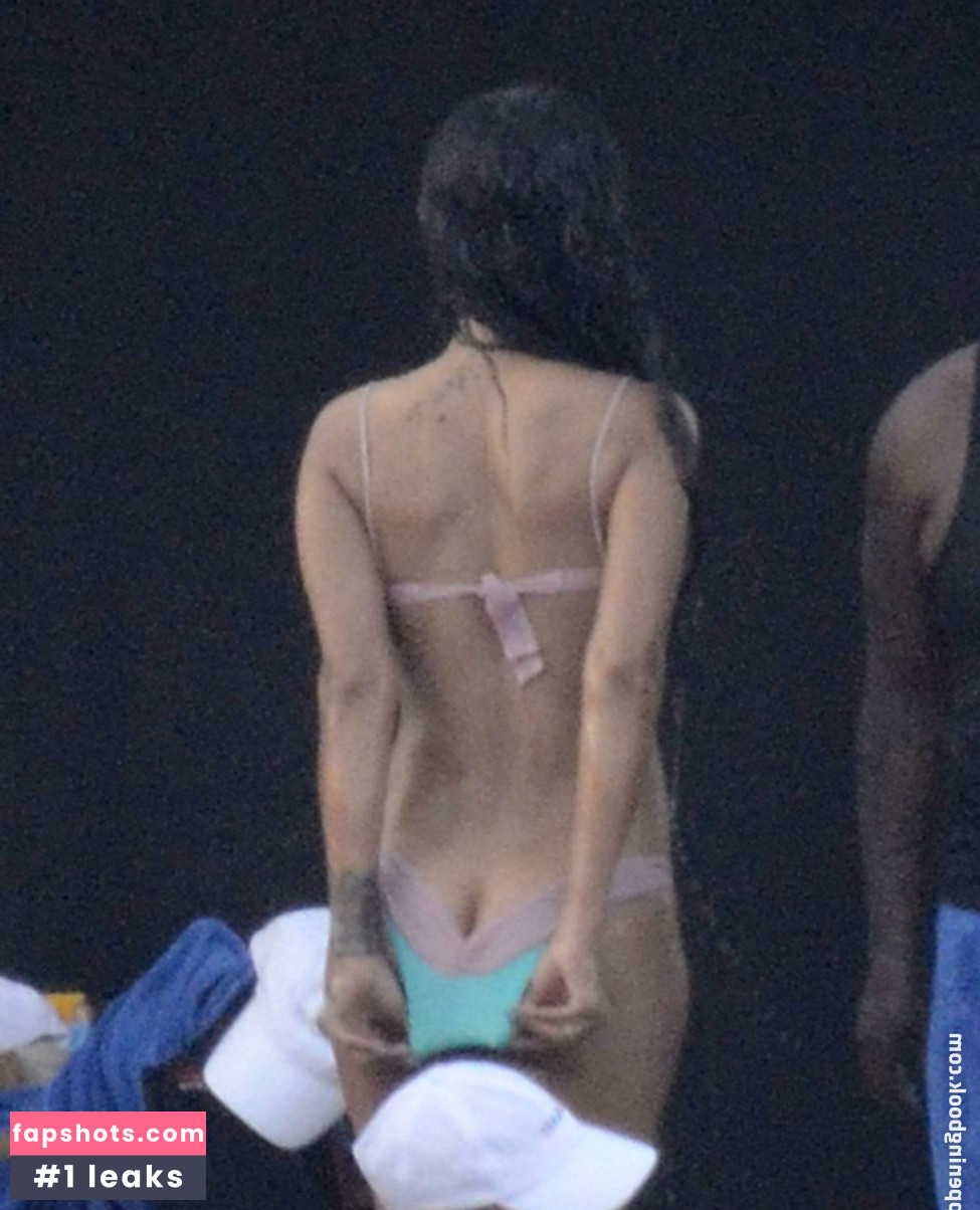 Rihanna gallery photo #3005