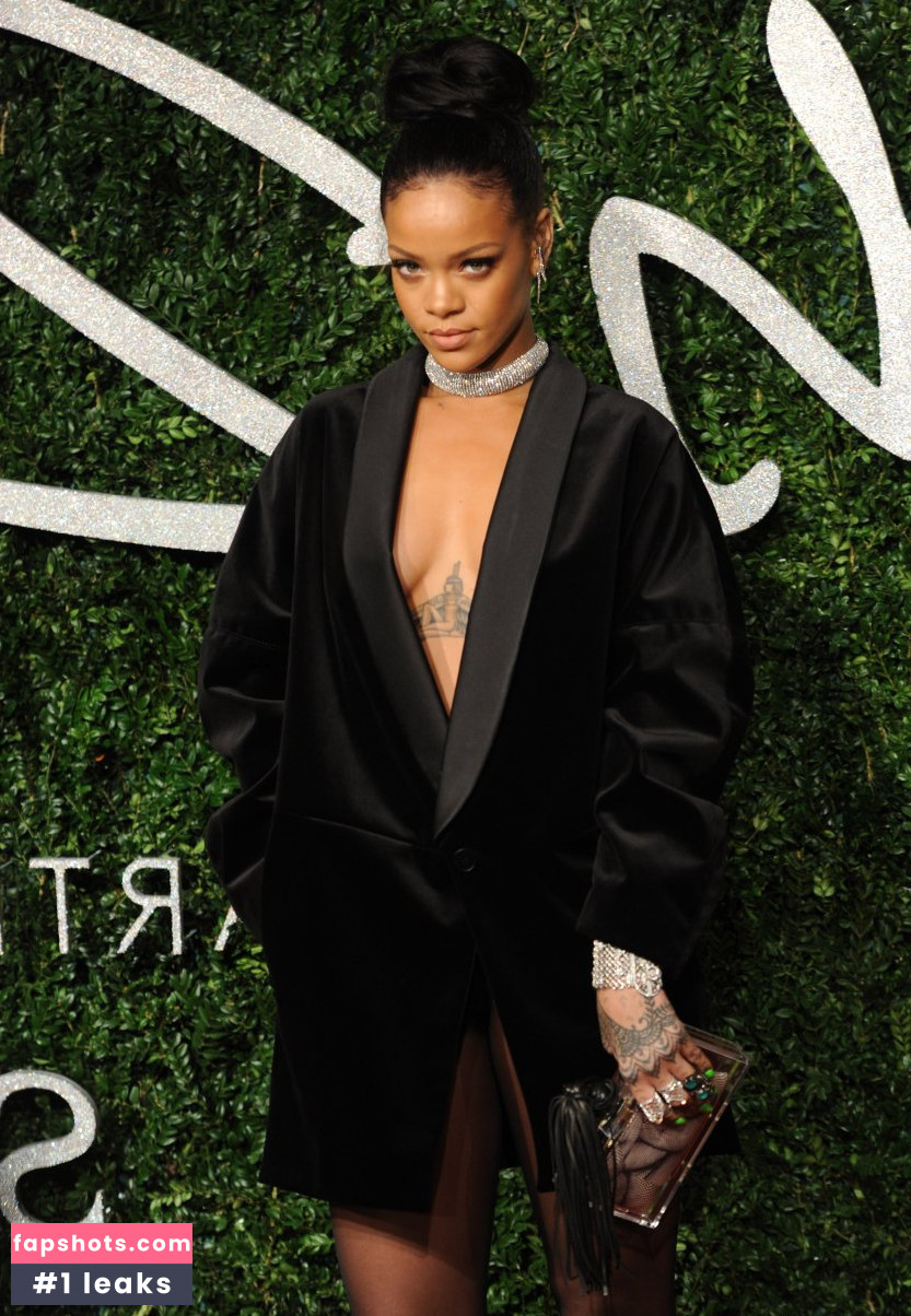 Rihanna gallery photo #3018