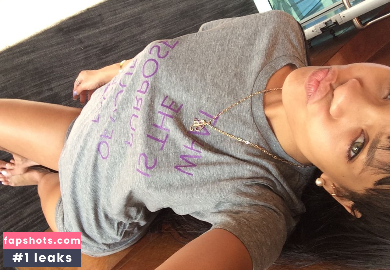 Rihanna gallery photo #3023