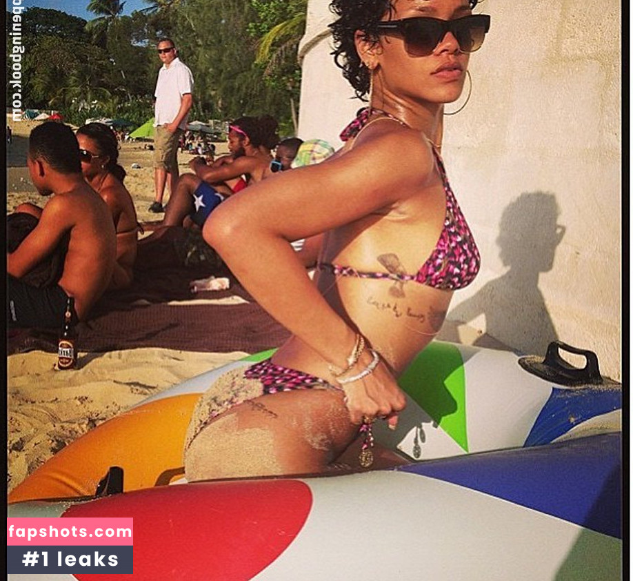 Rihanna gallery photo #3050
