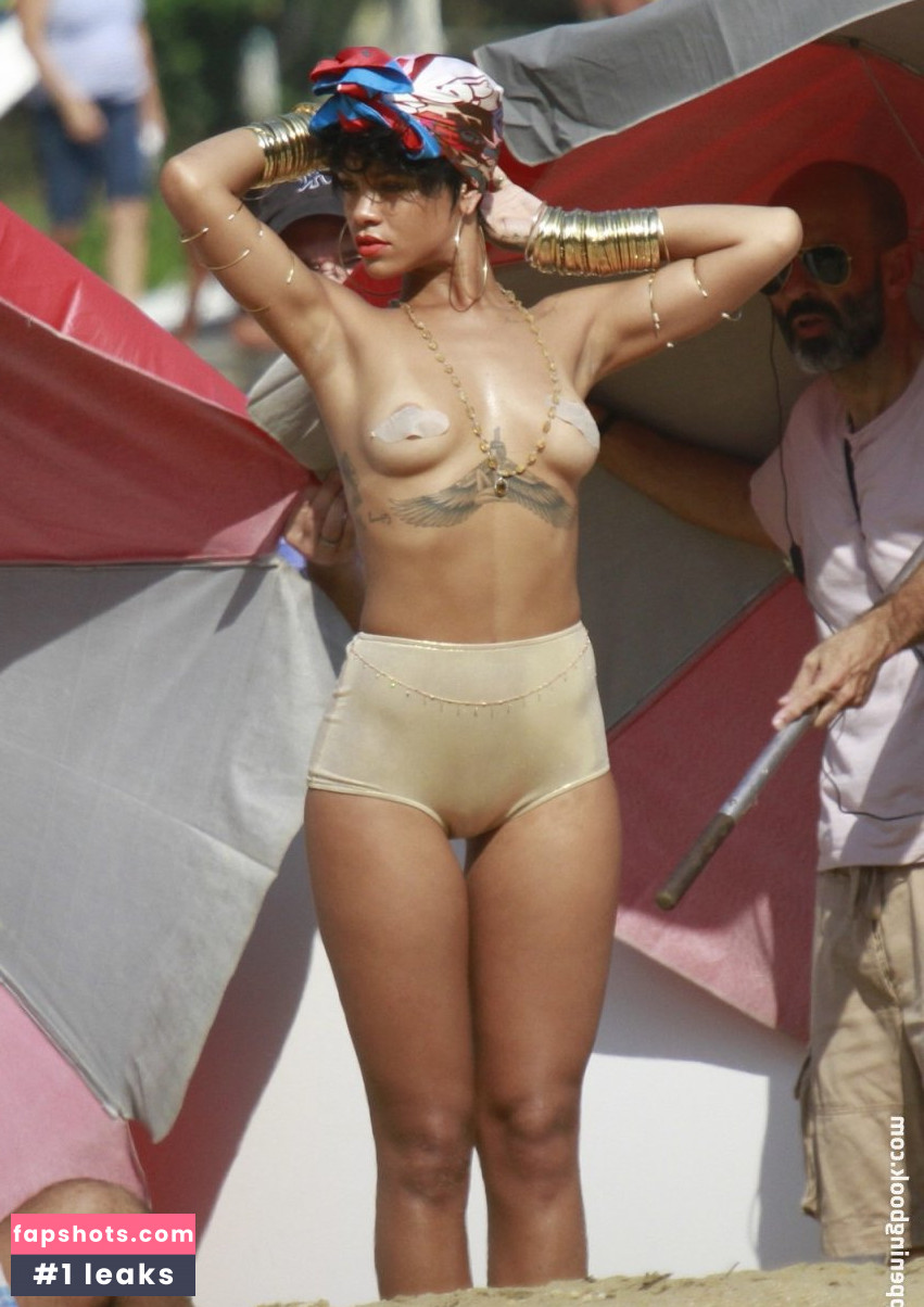 Rihanna gallery photo #3102