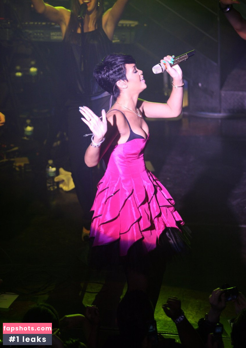 Rihanna gallery photo #3191