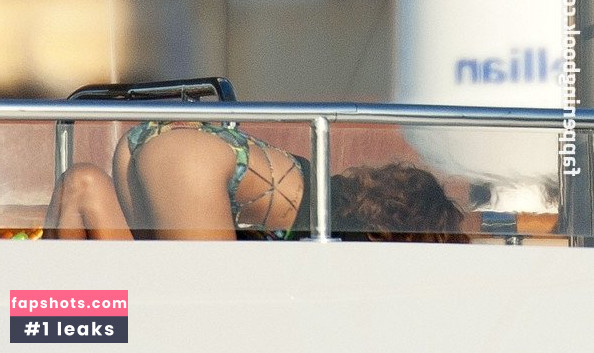 Rihanna gallery photo #3249