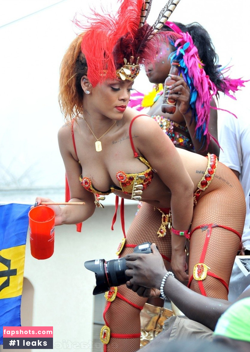 Rihanna gallery photo #3276