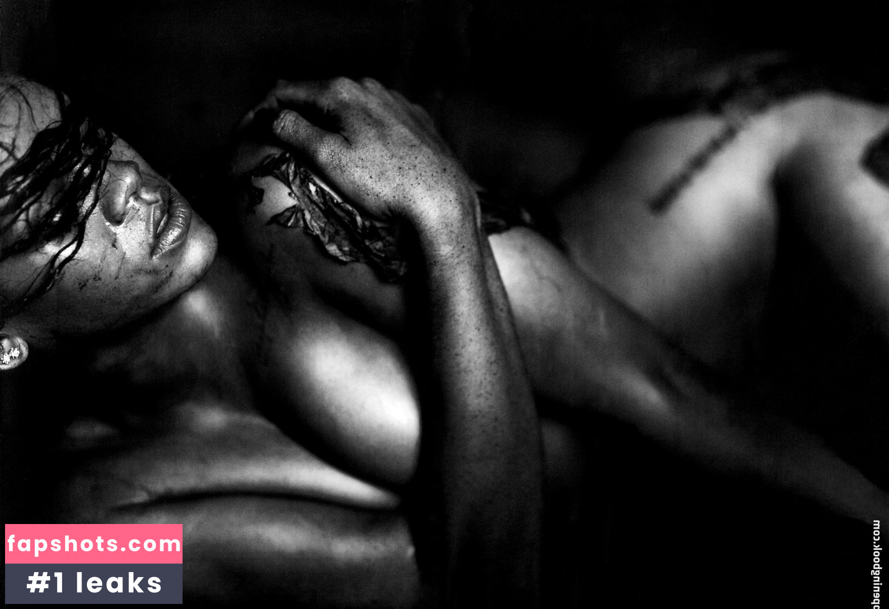 Rihanna gallery photo #3309