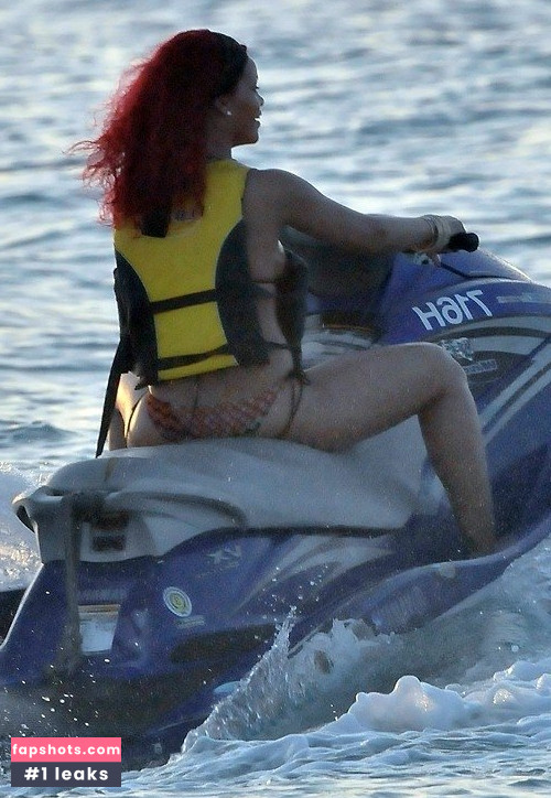 Rihanna gallery photo #3359