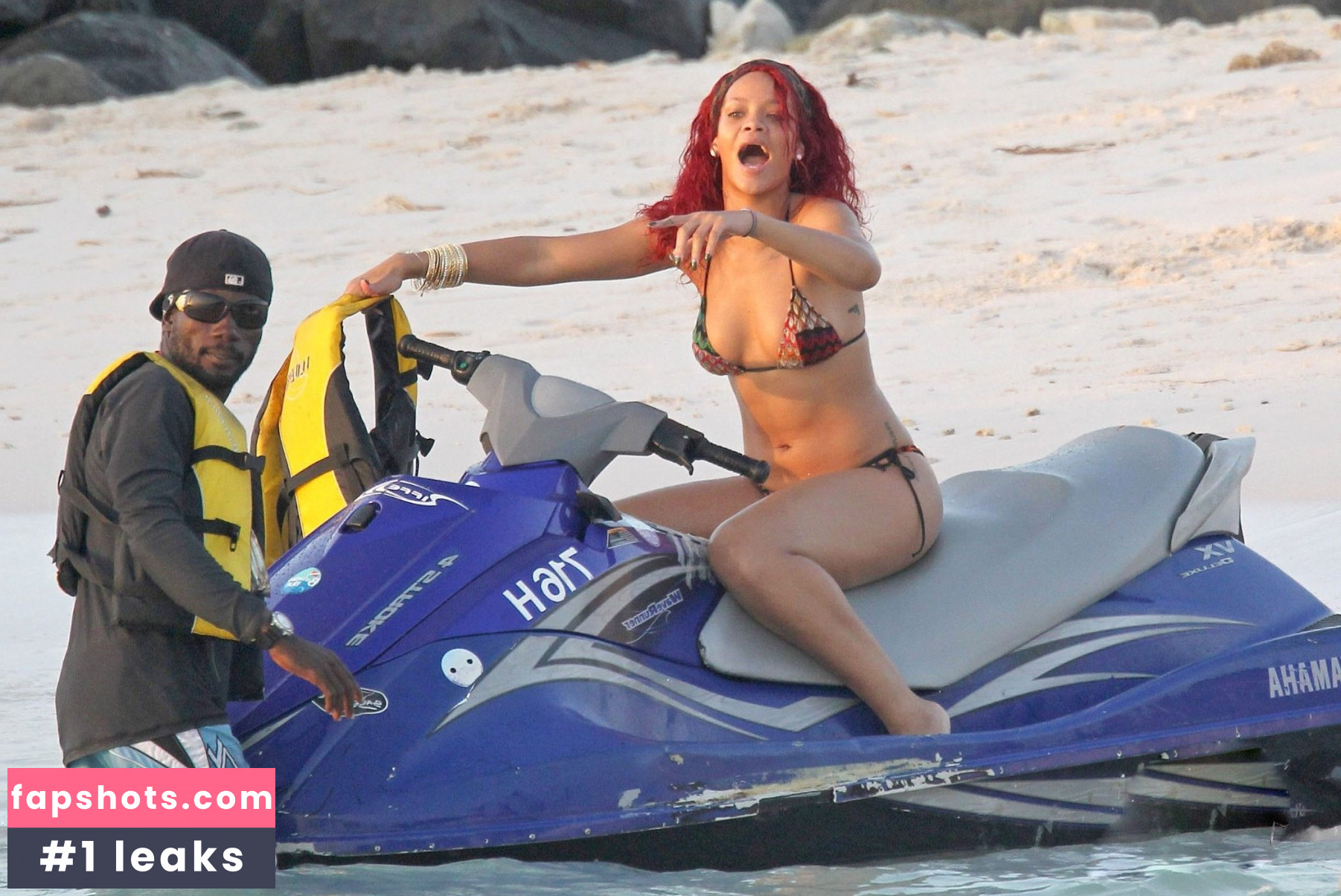 Rihanna gallery photo #3360
