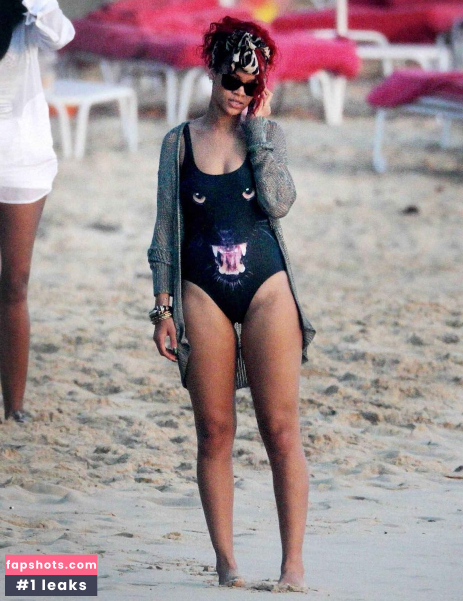 Rihanna gallery photo #3365