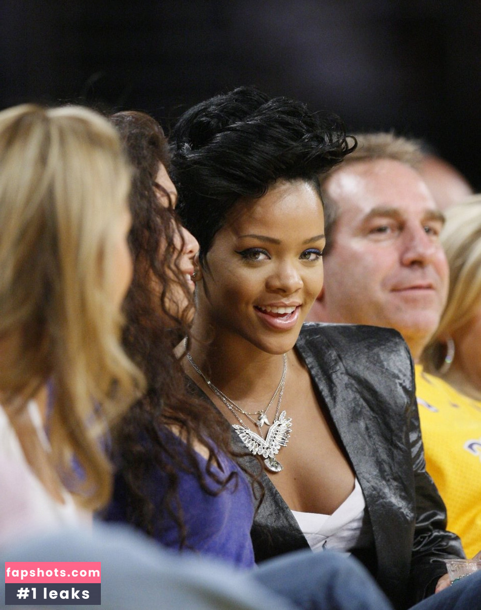 Rihanna gallery photo #3404