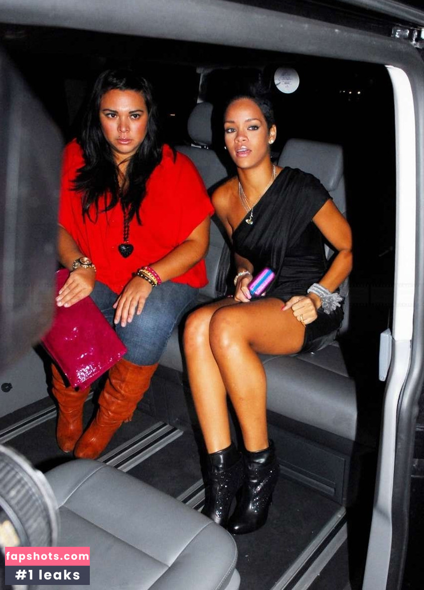 Rihanna gallery photo #3419