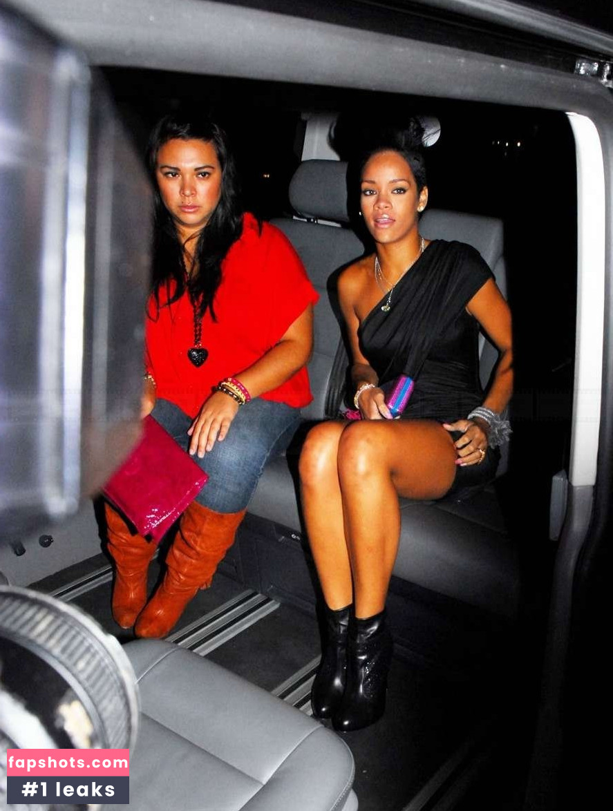 Rihanna gallery photo #3420