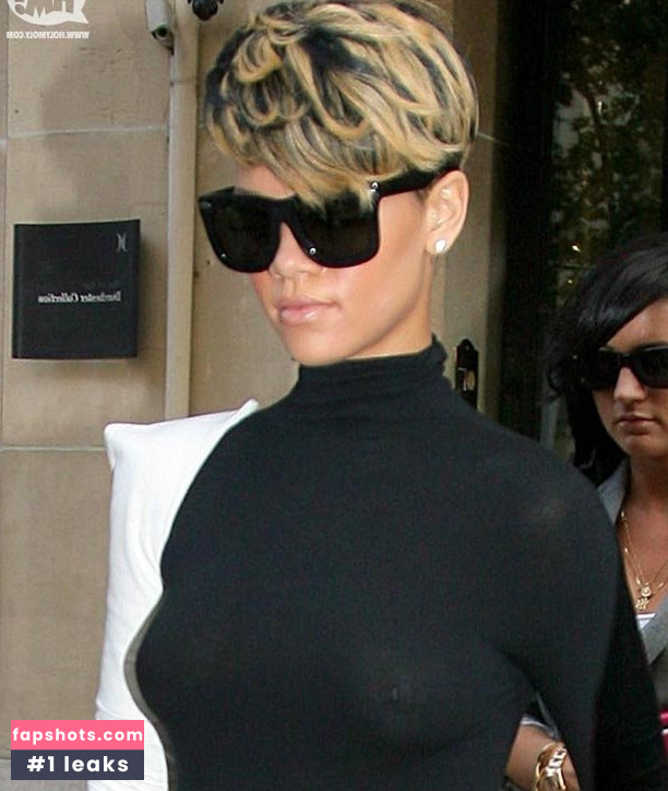 Rihanna gallery photo #3439