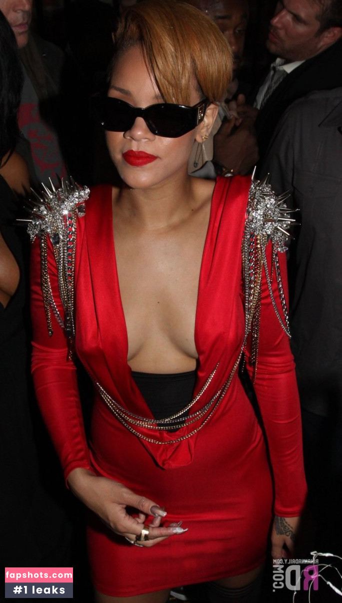 Rihanna gallery photo #3461