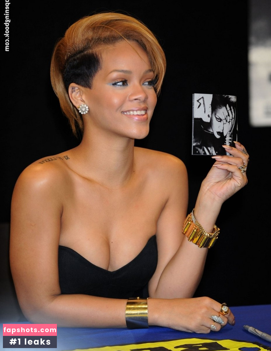 Rihanna gallery photo #3462