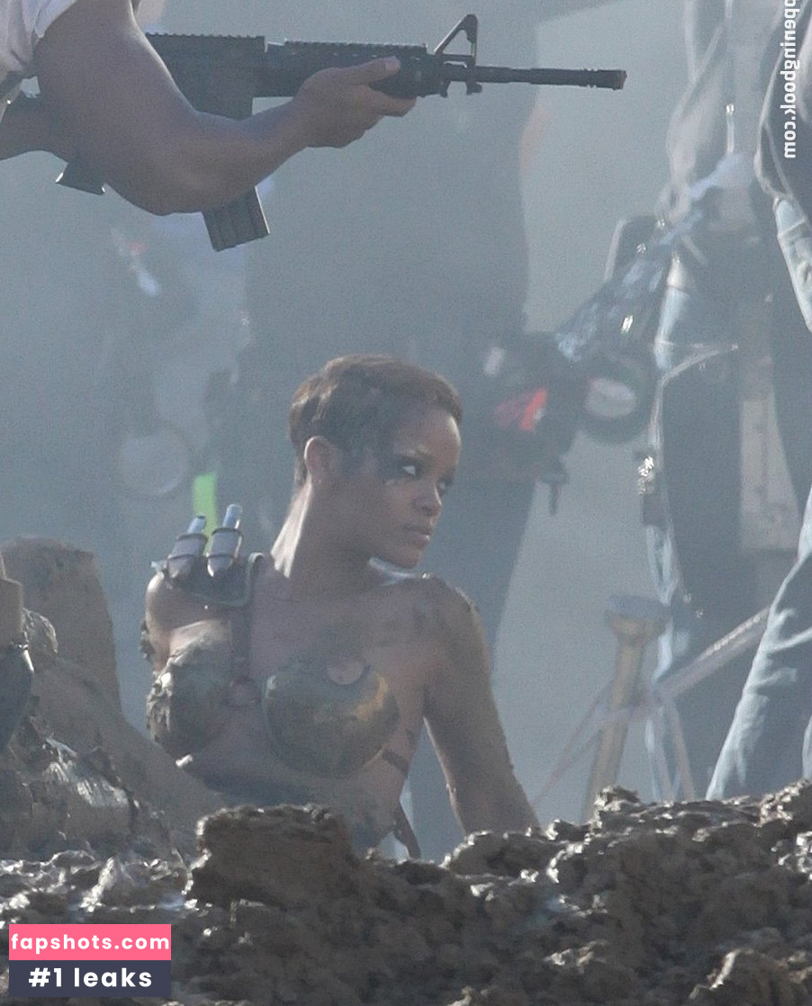 Rihanna gallery photo #3488