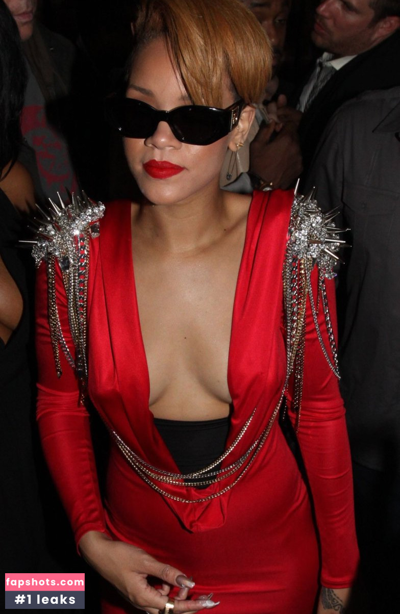 Rihanna gallery photo #3493