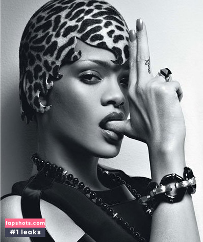 Rihanna gallery photo #3523